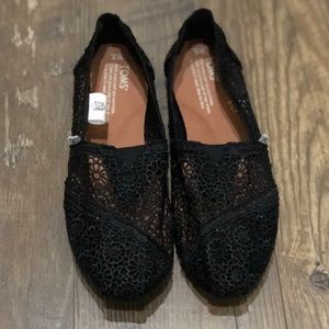 Women’s Black Lace Toms Size 8